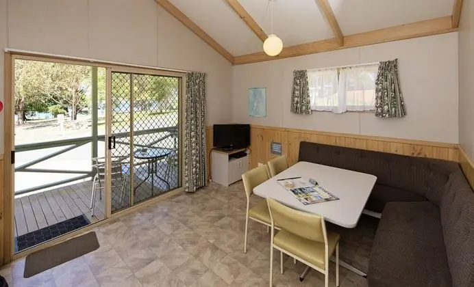 Deluxe Kulübe, 2 Yatak Odası, Balkon, Göl Manzaralı
