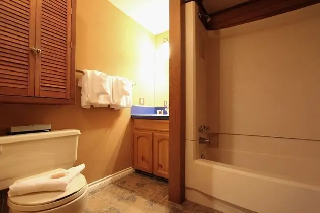 Standard Çatı Katı (Loft), 2 Banyolu, Avlu Manzaralı