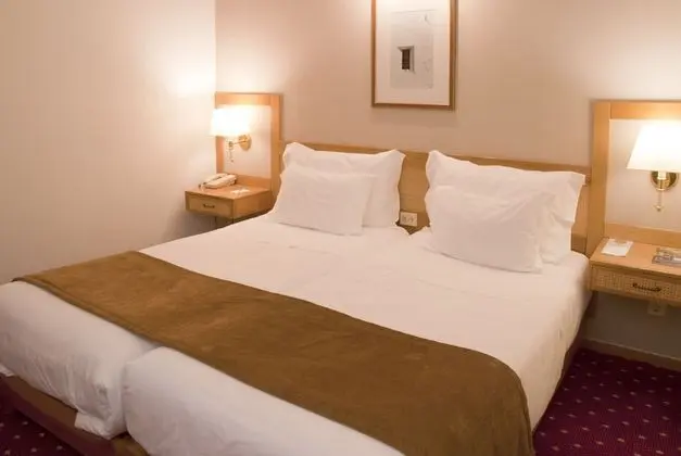 Tek Büyük veya İki Ayrı Yataklı Oda, Balkon