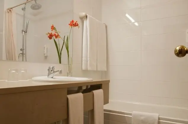 Tek Büyük veya İki Ayrı Yataklı Oda, Balkon