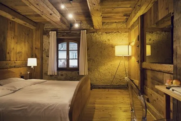 Büyük Yataklı Tek Kişilik Oda