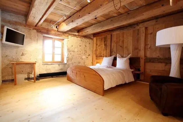 Büyük Yataklı Tek Kişilik Oda