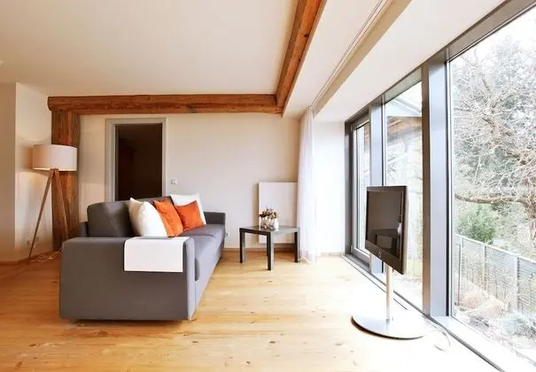 Büyük Yataklı Tek Kişilik Oda