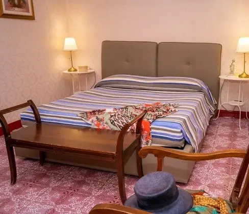 Tek Büyük Yataklı Oda