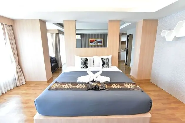 Deluxe Suite
