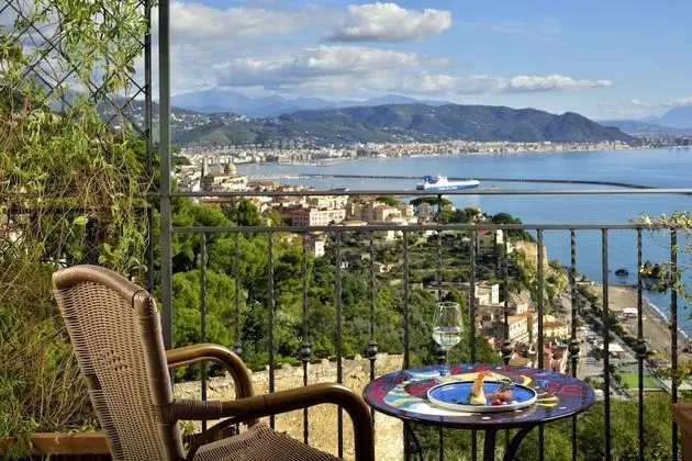 Deluxe Tek Büyük Yataklı Oda, Deniz Manzaralı