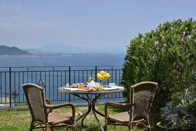 Deluxe Tek Büyük Yataklı Oda, Deniz Manzaralı