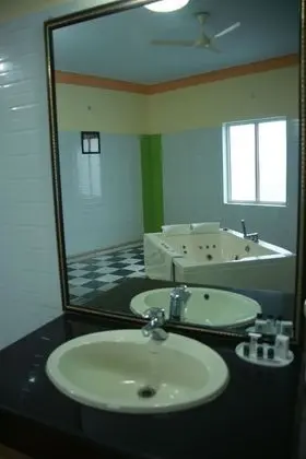 Superior Tek Büyük veya İki Ayrı Yataklı Oda