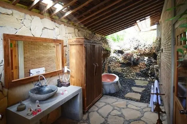 Luxury Oda, 1 En Büyük (King) Boy Yatak, Bahçe Manzaralı, Bahçeli