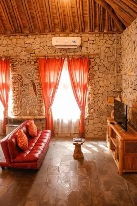 Royal Oda, 1 En Büyük (King) Boy Yatak, Bahçe Manzaralı, Dağ Yamacı