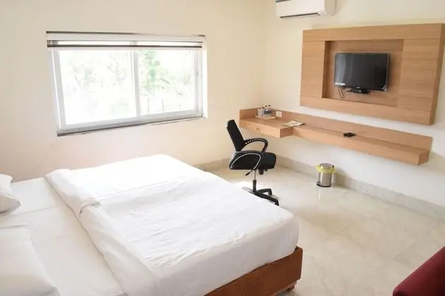 Deluxe Süit, Havuz Manzaralı