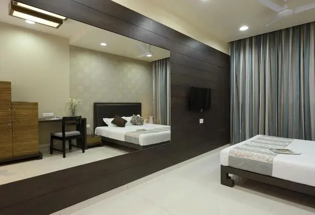 Deluxe Tek Büyük Yataklı Oda, 1 Çift Kişilik Yatak, Şehir Manzaralı
