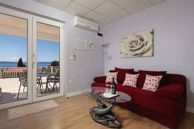 Apart Daire (Rajna - 100 m from sea - A1 Crveni(2+)