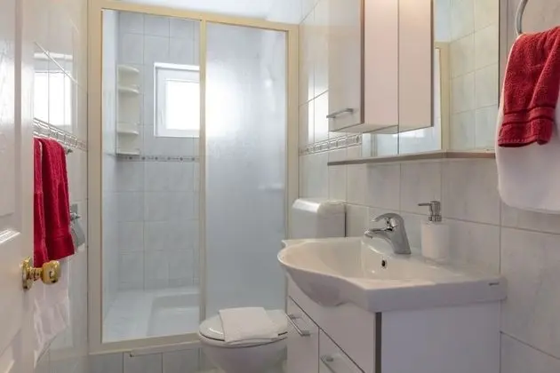 Apart Daire (Rajna - 100 m from sea - A1 Crveni(2+)