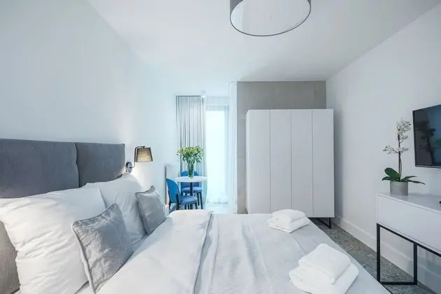 Apartament White
