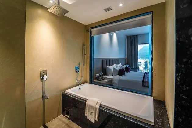Hazel Suite