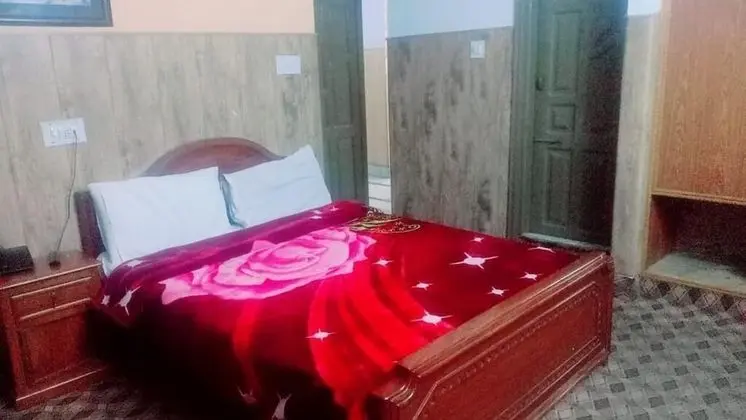 Standard Tek Büyük Yataklı Oda