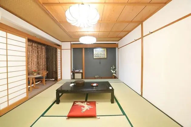 Traditional Oda, Sigara İçilmez (Japanese Style for 3 Guests)