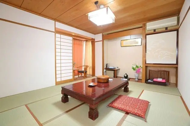 Traditional Oda, Sigara İçilmez (Japanese Style for 3 Guests)