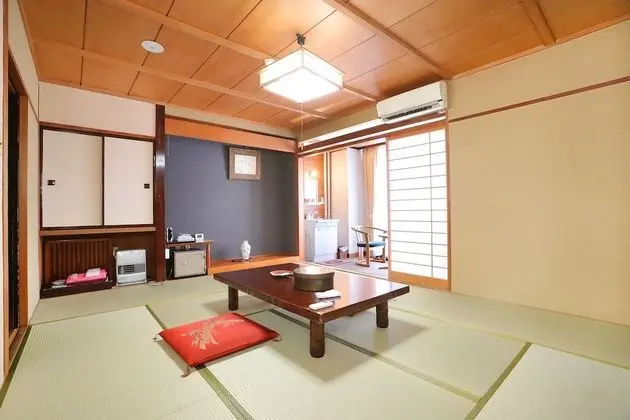 Traditional Oda, Sigara İçilmez (Japanese Style for 3 Guests)