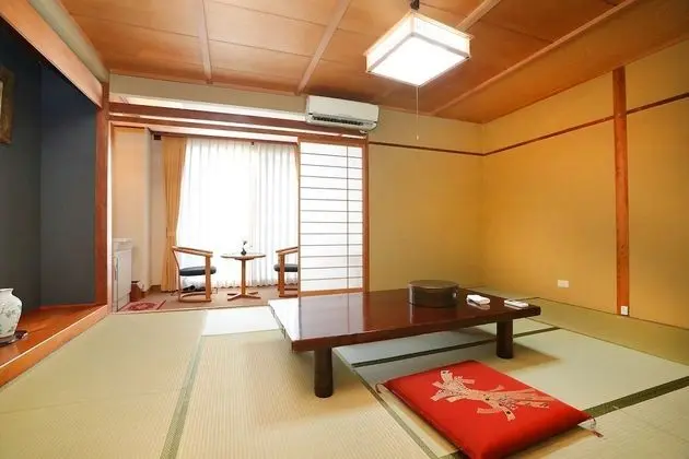 Traditional Oda, Sigara İçilmez (Japanese Style for 3 Guests)