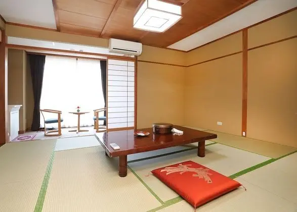 Traditional Oda, Sigara İçilmez (Japanese Style for 3 Guests)