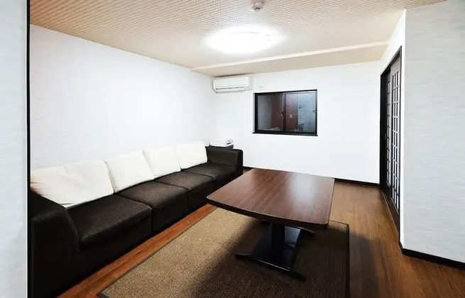 Ev (Rental)
