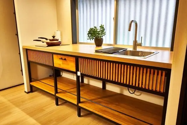 Ev (Private Vacation)