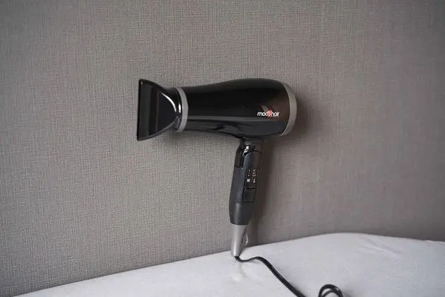 Ev