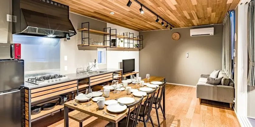 Ev (Private Vacation Home 101)