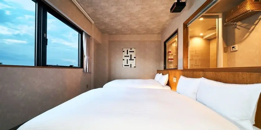 İki Ayrı Yataklı Oda, Sigara İçilmez