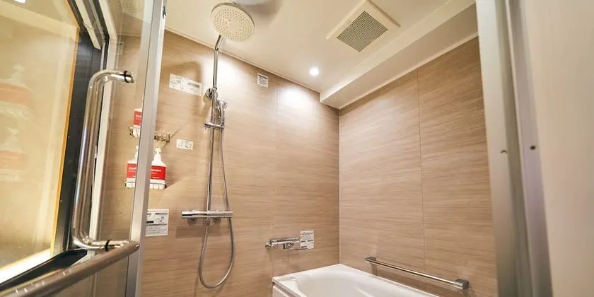 İki Ayrı Yataklı Oda, Sigara İçilmez