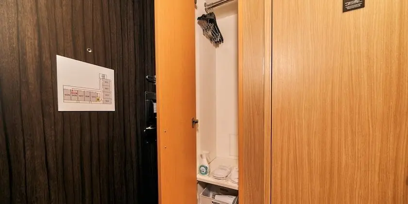 İki Ayrı Yataklı Oda, Sigara İçilmez (Okaimono-Panda/ Top Floor)