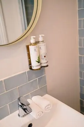 Deluxe Tek Büyük veya İki Ayrı Yataklı Oda, Banyolu/Duşlu (Beanstalk)