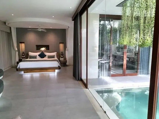 Luxury Oda
