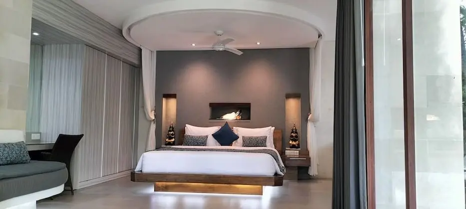 Luxury Oda
