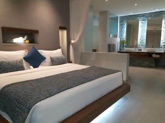 Luxury Oda