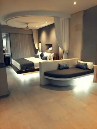 Luxury Oda