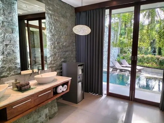 Luxury Oda