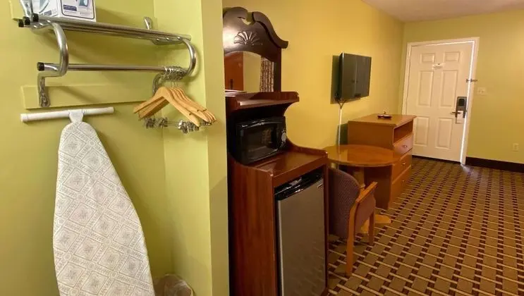 Comfort Oda, 2 Çift Kişilik Yatak, Sigara İçilmez, Buzdolabı ve Mikrodalga