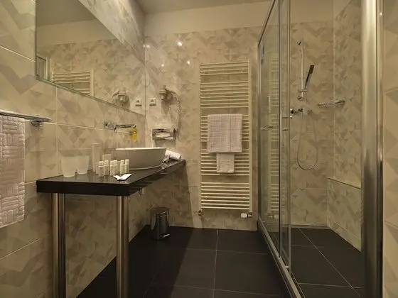 Junior Süit, 1 En Büyük (King) Boy Yatak, Sigara İçilmez