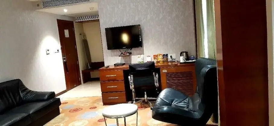 Oda, 1 En Büyük (King) Boy Yatak, Engellilere Uygun, Sigara İçilmez