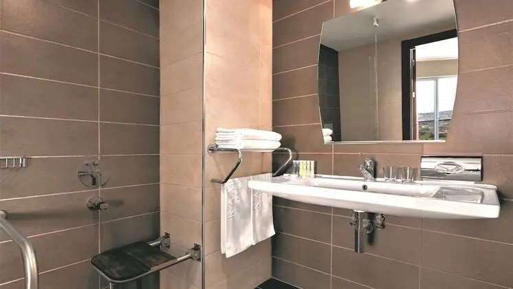 Deluxe Oda, 1 En Büyük (King) Boy Yatak, Engellilere Uygun, Sigara İçilmez (Sea and City View)