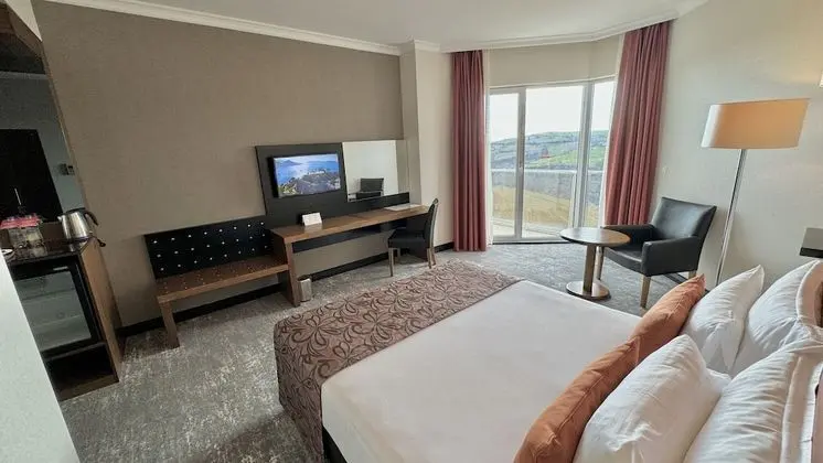 Deluxe Oda, 1 En Büyük (King) Boy Yatak, Sigara İçilmez (Valley and Partial Sea View)