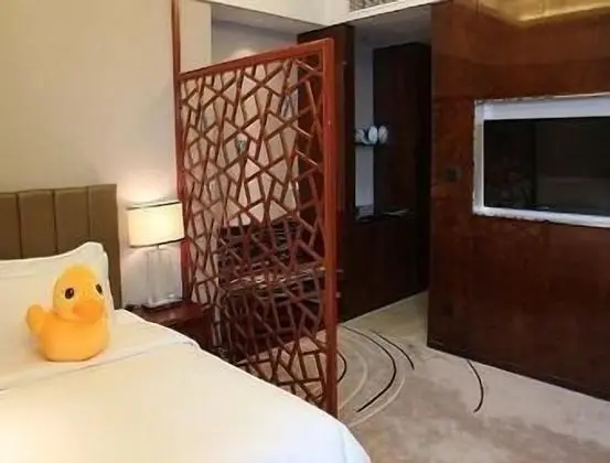 Oda, 1 En Büyük (King) Boy Yatak, Sigara İçilmez, Şehir Manzaralı