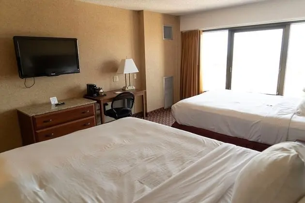 Oda, 2 Büyük (Queen) Boy Yatak, Sigara İçilmez, Buzdolabı ve Mikrodalga