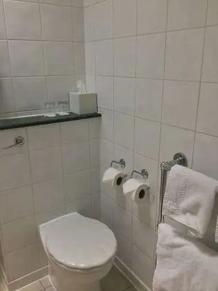 Oda, 2 Tek Kişilik Yatak, Sigara İçilmez