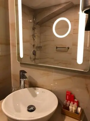 Oda, 1 Çift Kişilik Yatak, Sigara İçilmez