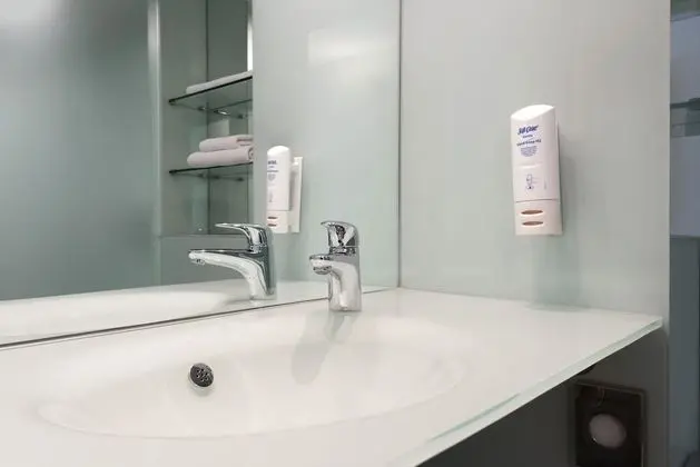 Oda, 1 Çift Kişilik Yatak ve Çekyat