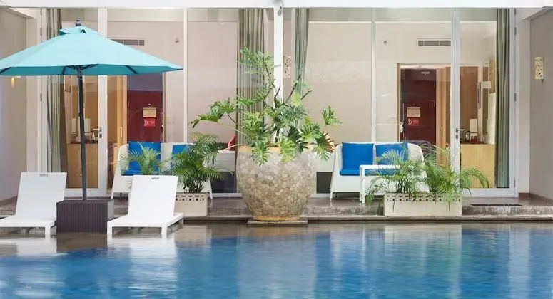 Deluxe Oda, Havuz Kullanımı (Premier Pool Access Double or Twin)